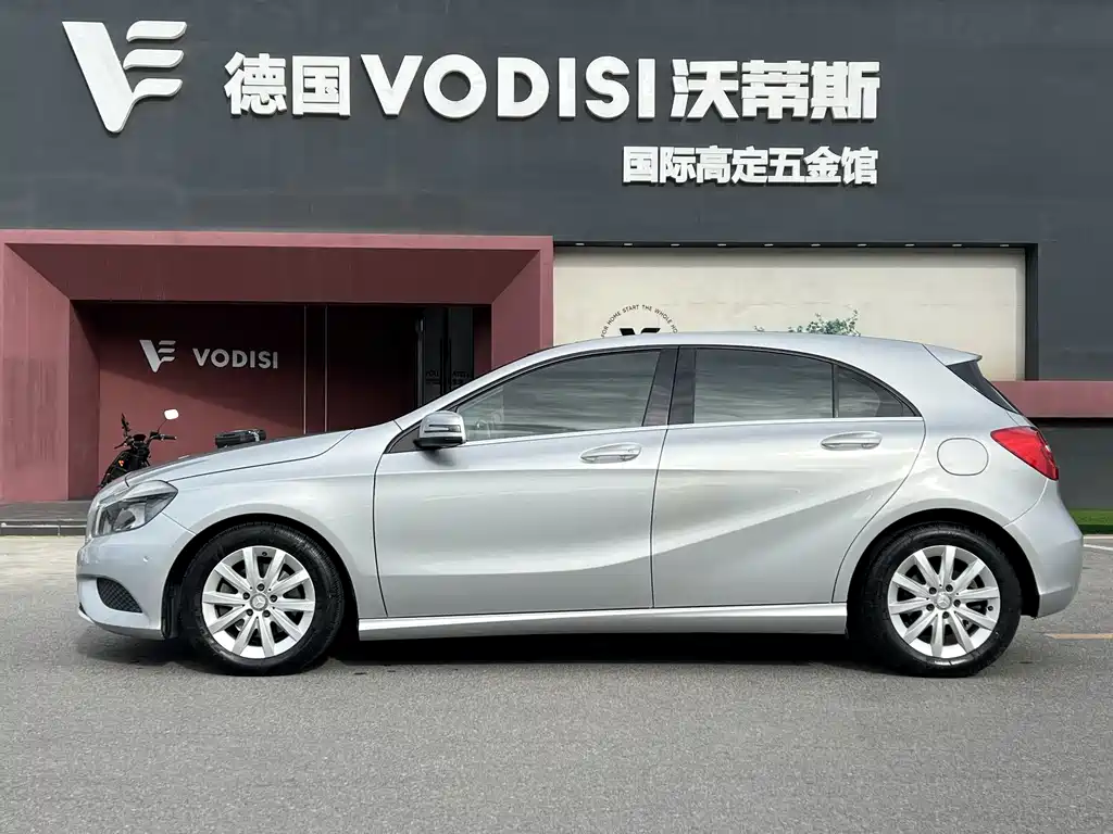 Mercedes-Benz A-Class 2014 — фото 4