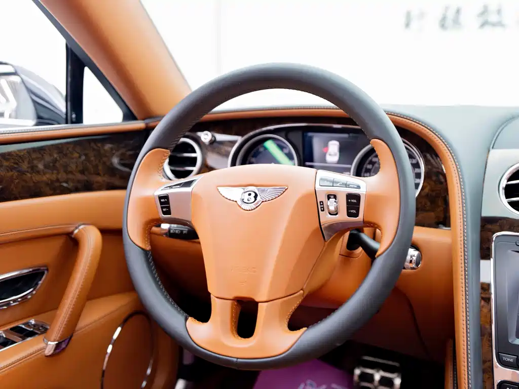 Bentley Flying Spur 2016 — фото 10
