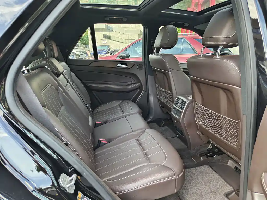 Mercedes-Benz GLE 2016 — фото 18