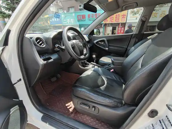 Toyota RAV4 2012