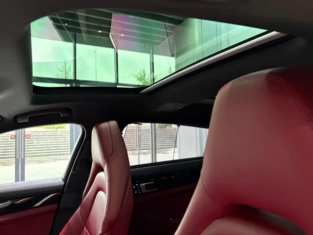 Porsche Panamera 2019 — фото 19