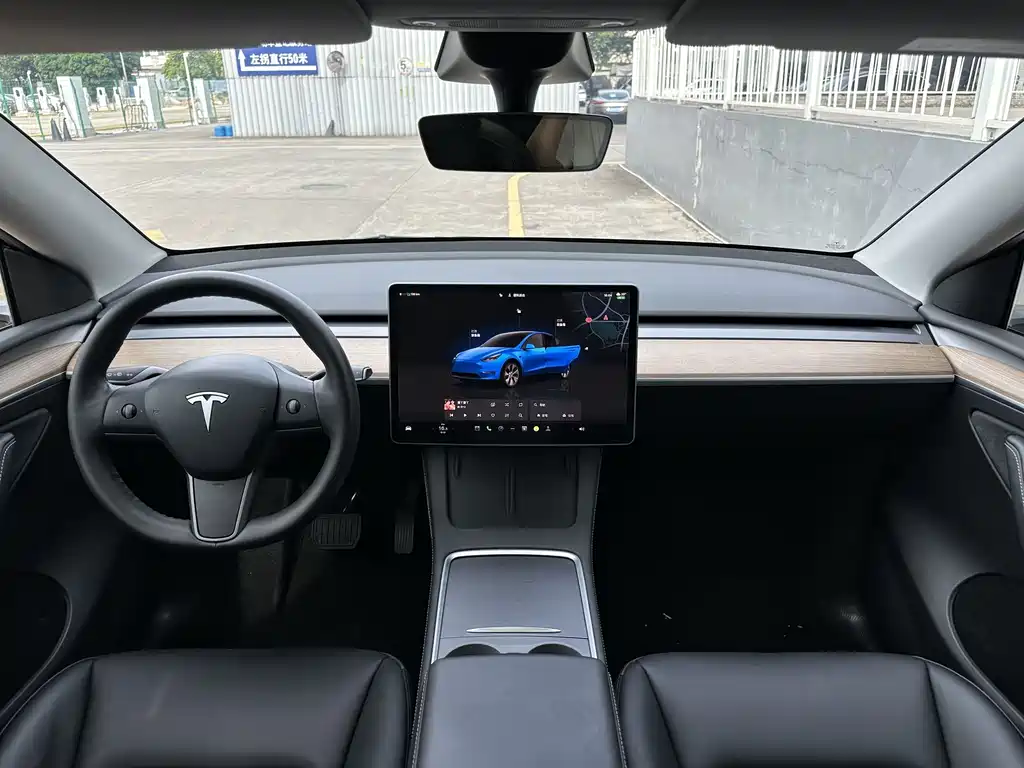 Tesla Model Y 2022 — фото 11