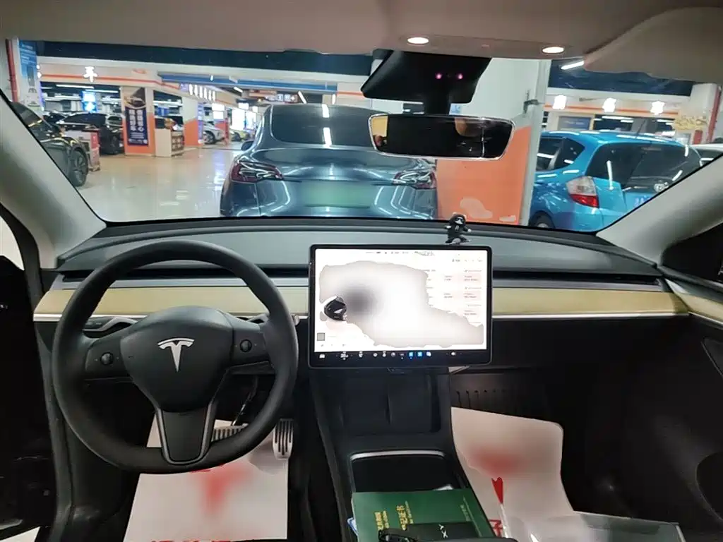 Tesla Model Y 2023 — фото 10