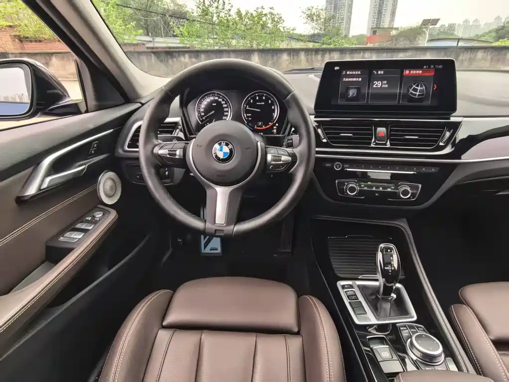BMW 1 Series 2021 — фото 14
