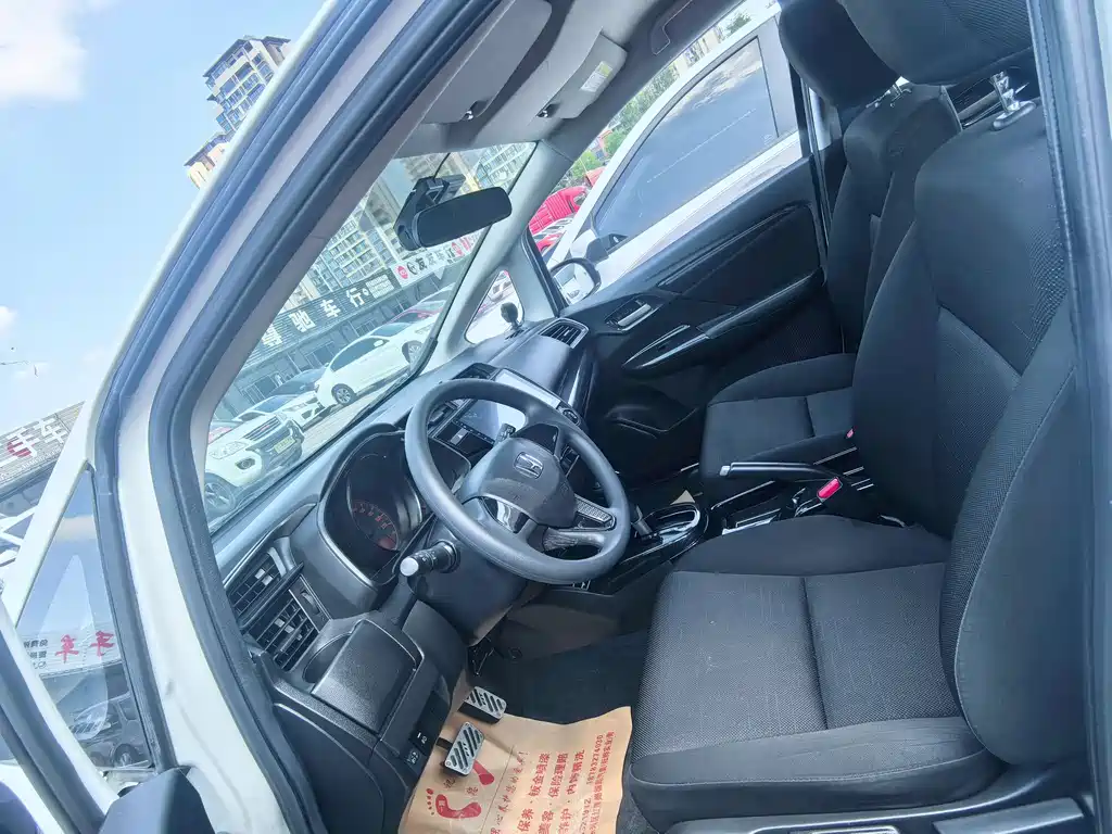 Honda Fit 2018 — фото 19