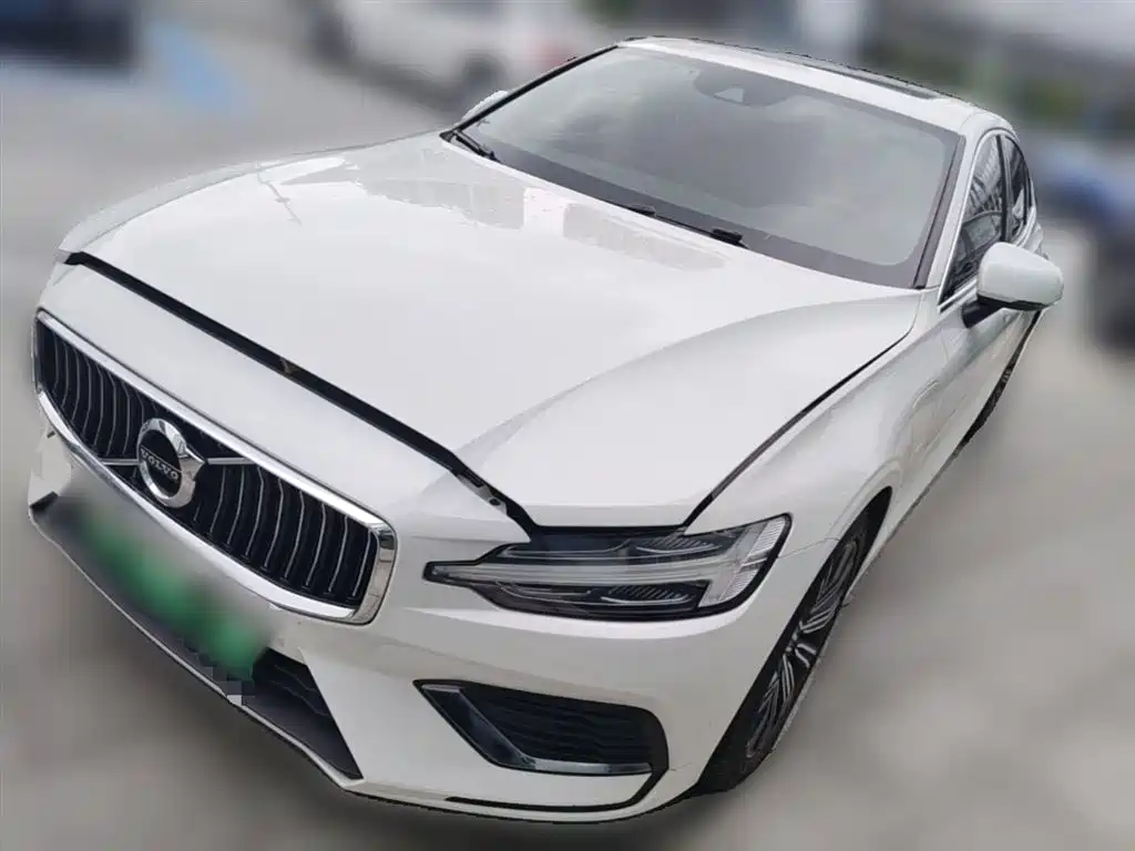 Volvo S60 PHEV 2021 — фото 1