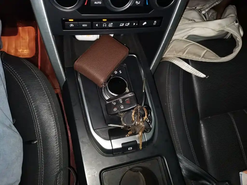 Land Rover Discovery Sport 2016 — фото 11