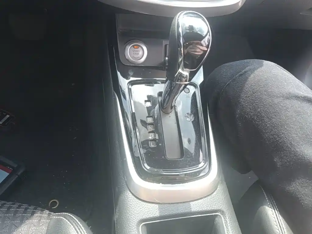 Nissan Tiida 2018 — фото 14