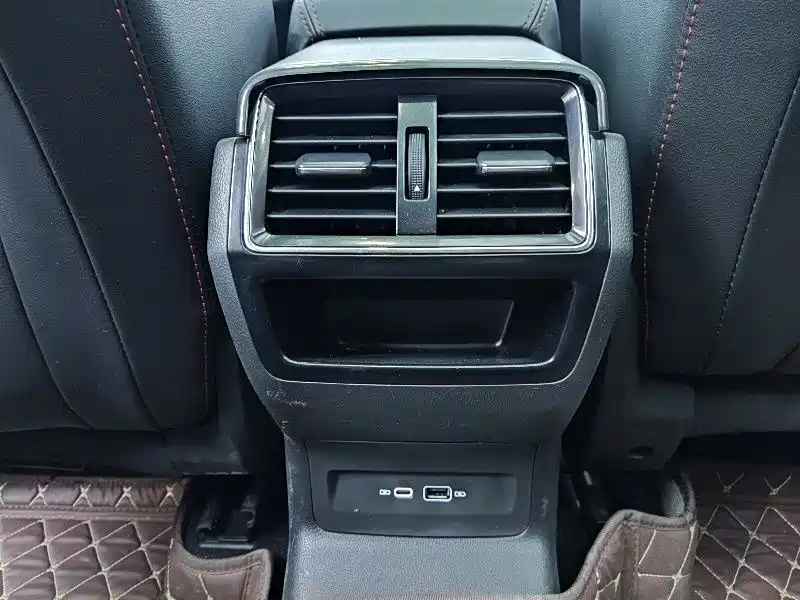 Skoda Karoq 2023 — фото 14
