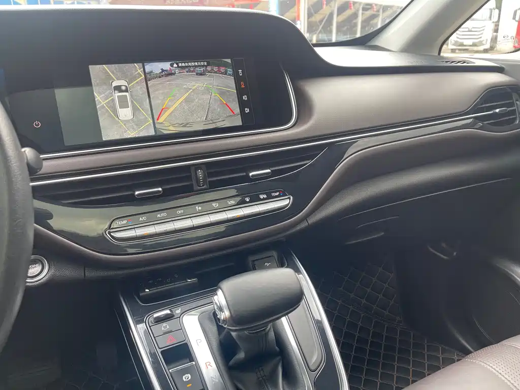 GAC Motor Trumpchi M6 2019 — фото 11