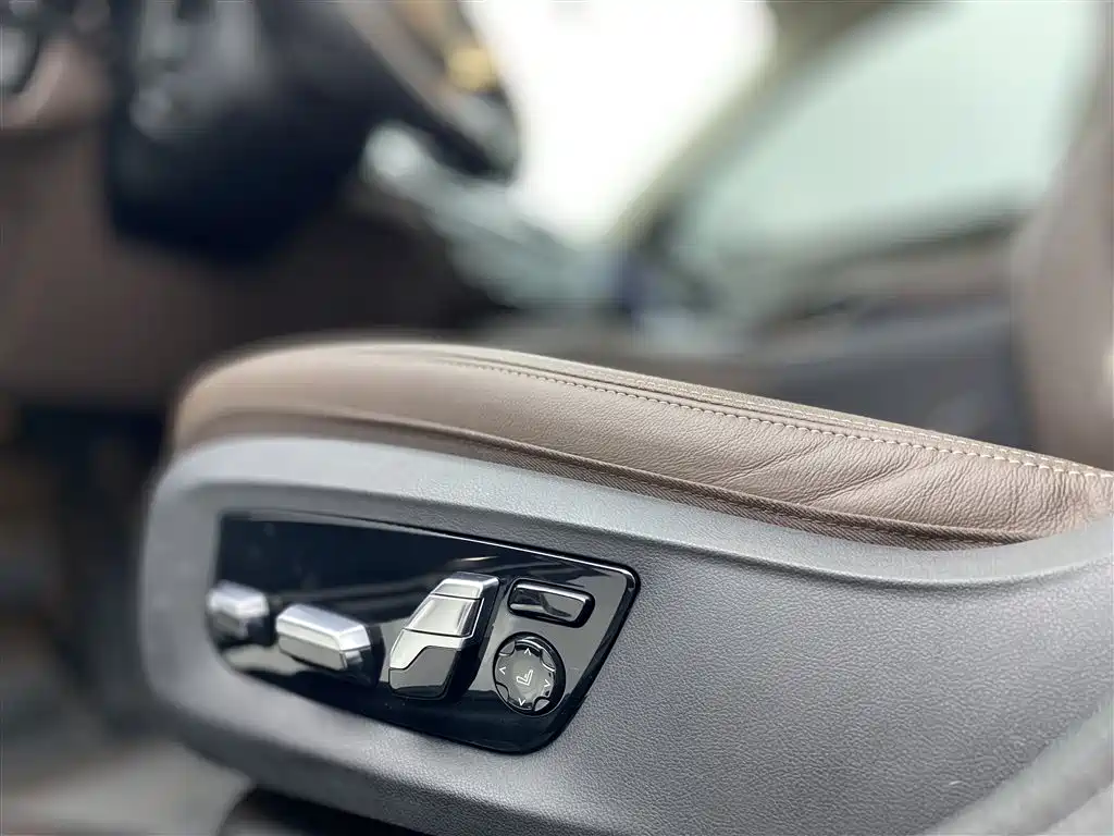 BMW 5 Series 2022 — фото 22