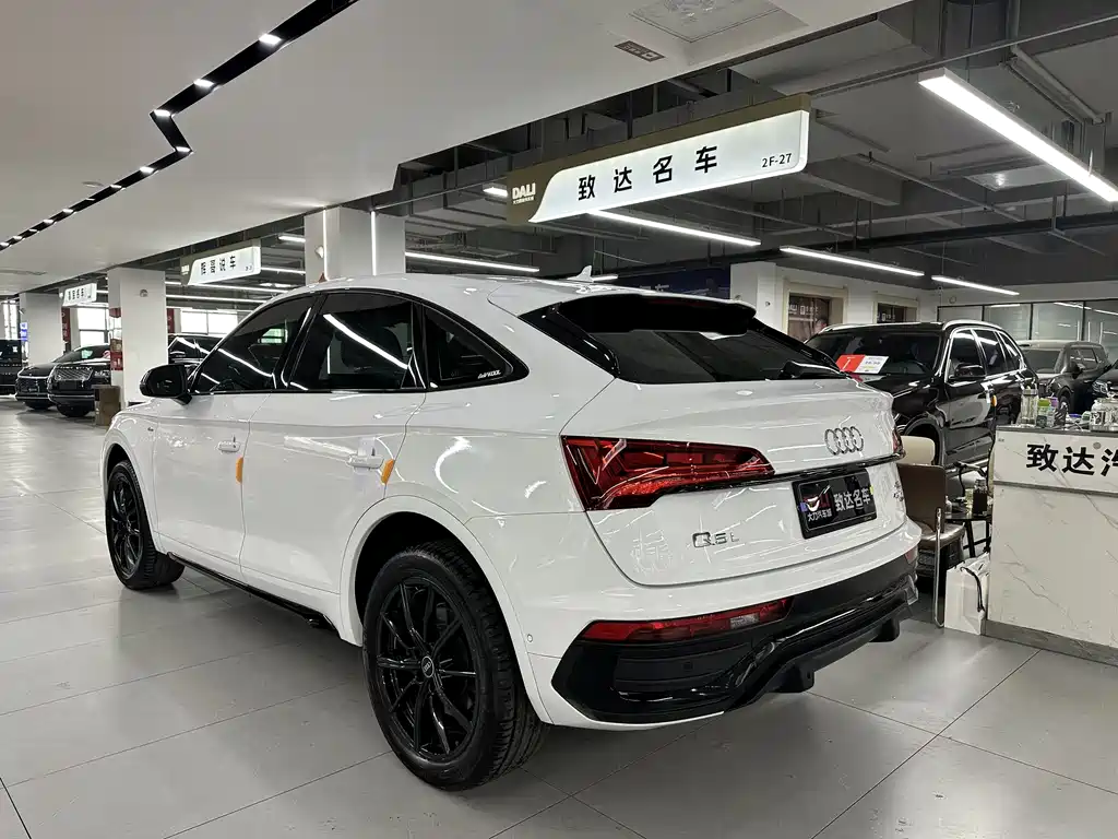 Audi Q5L Sportback 2021 — фото 4