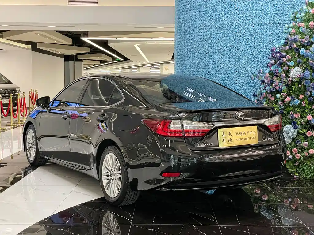 Lexus ES 2016