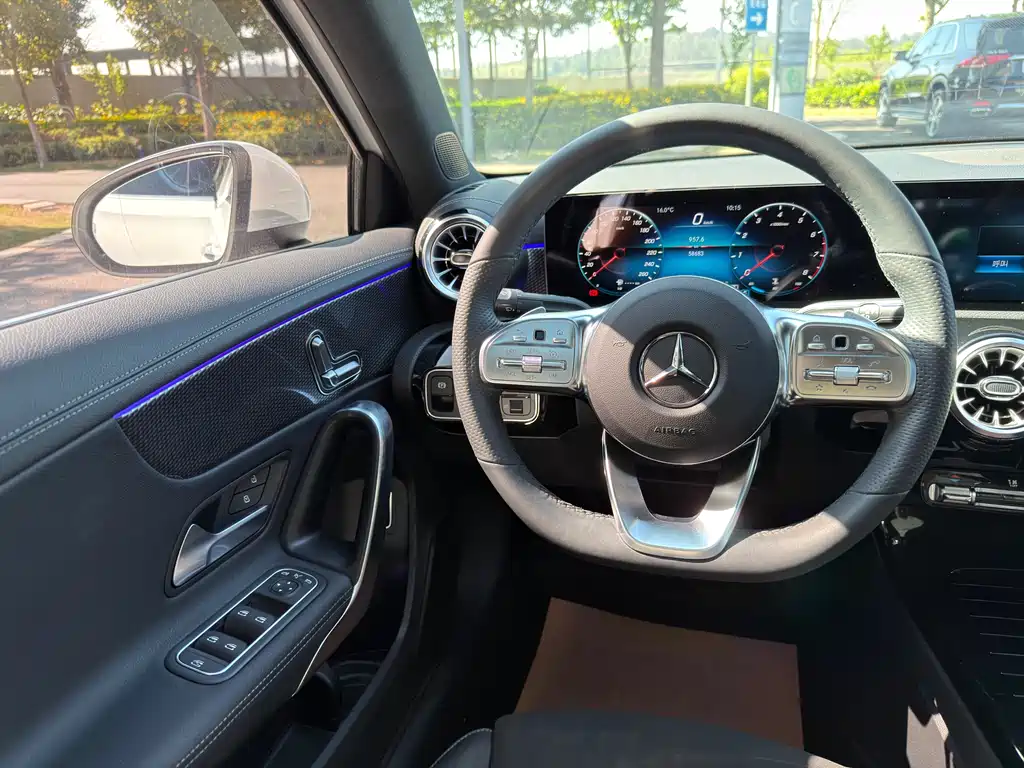 Mercedes-Benz A-Class 2023 — фото 18