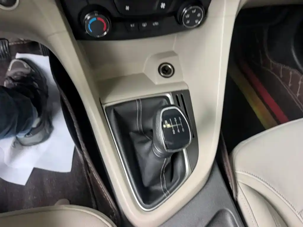 Buick Excelle 2018 — фото 14
