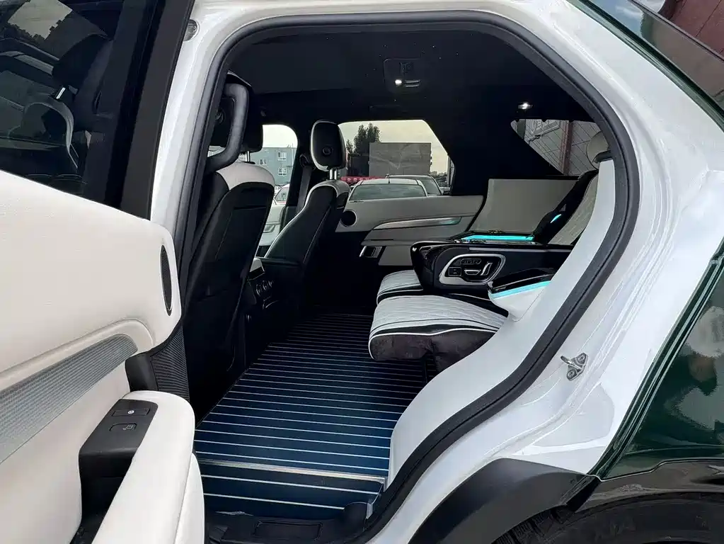Land Rover Discovery 2020