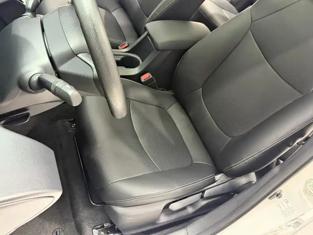 Toyota Corolla 2023 — фото 10