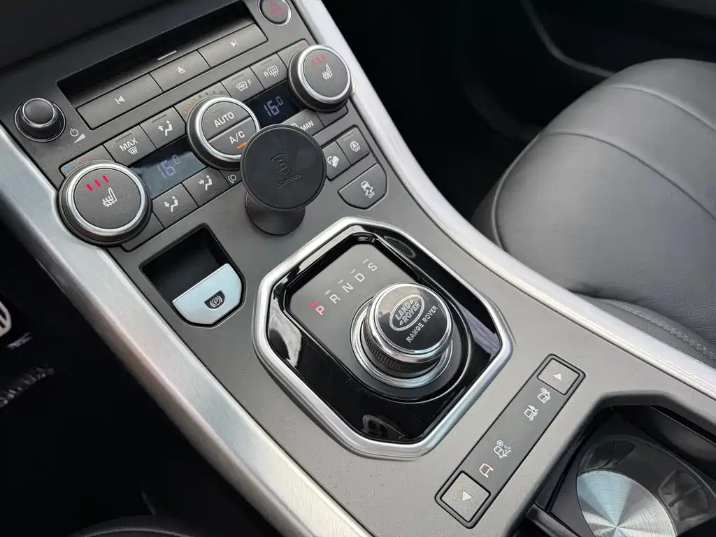 Land Rover Range Rover Evoque 2018 — фото 12