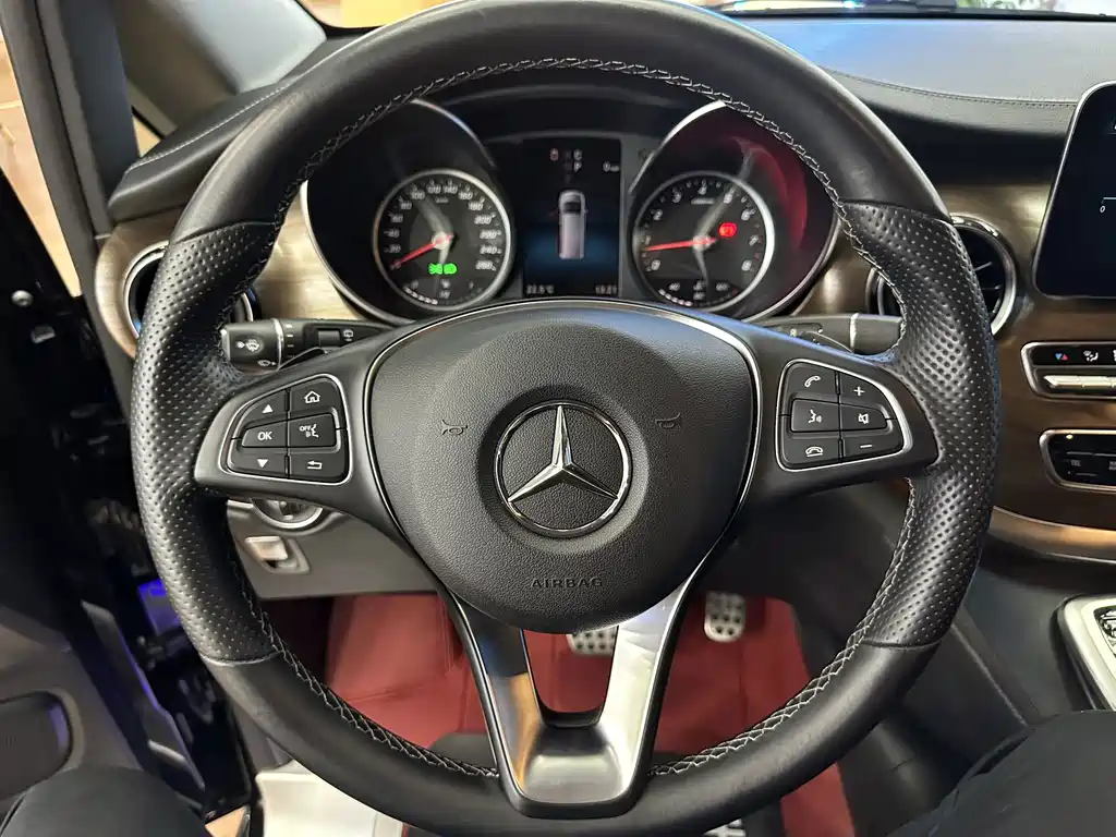 Mercedes-Benz V-Class 2020 — фото 22