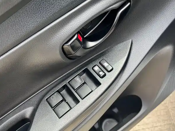 Toyota Yaris L 2022