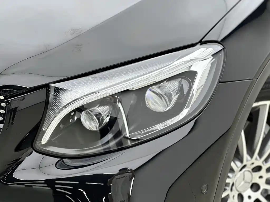 Mercedes-Benz GLC AMG 2018 — фото 16