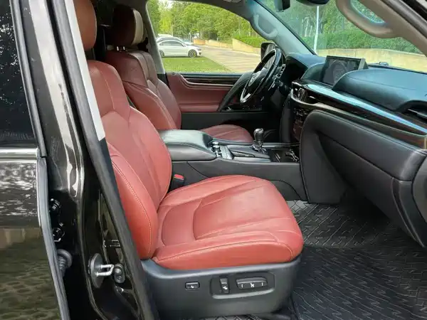 Lexus LX 2016
