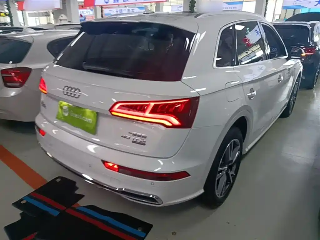Audi Q5L 2021 — фото 7