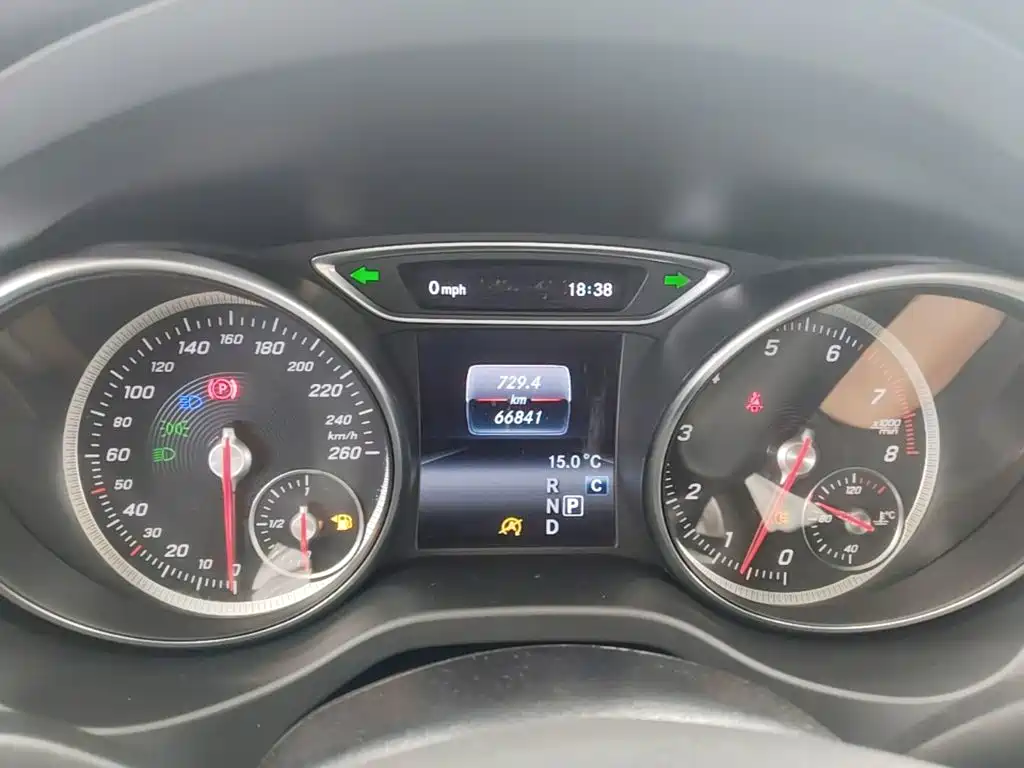 Mercedes-Benz GLA 2018 — фото 12