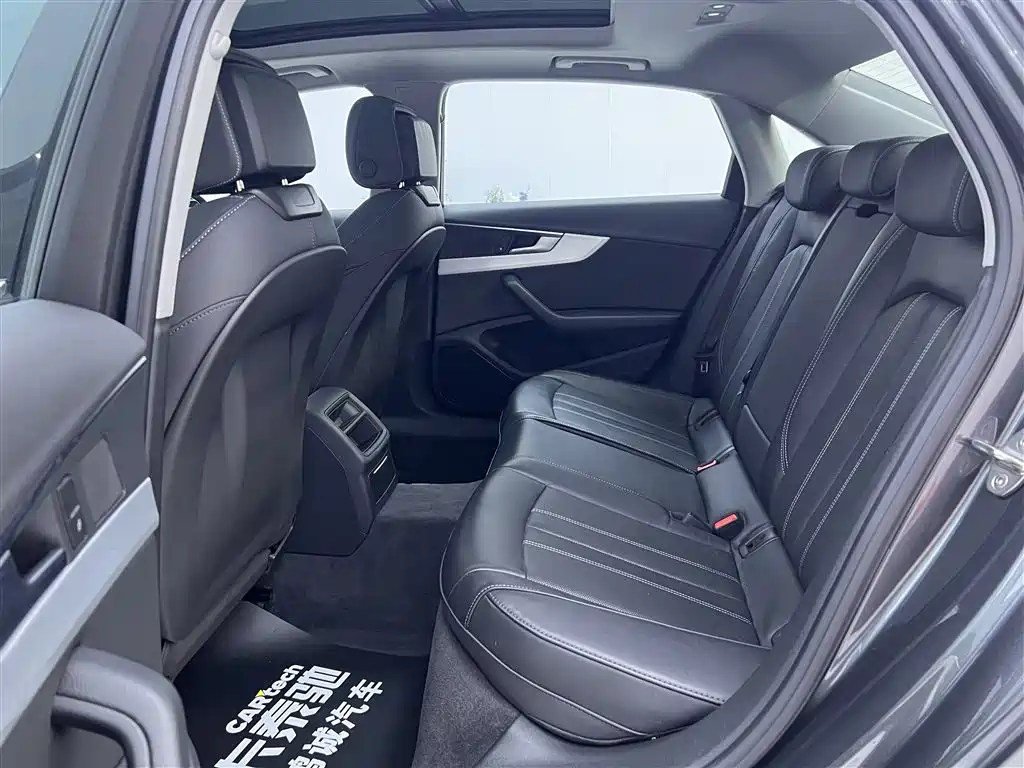 Audi A4L 2023 — фото 20