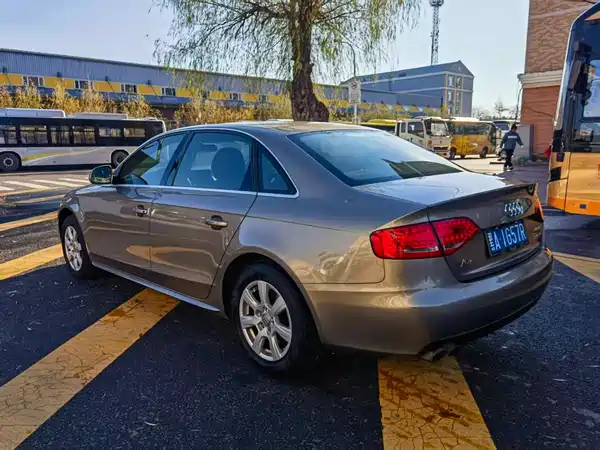 Audi A4L 2012