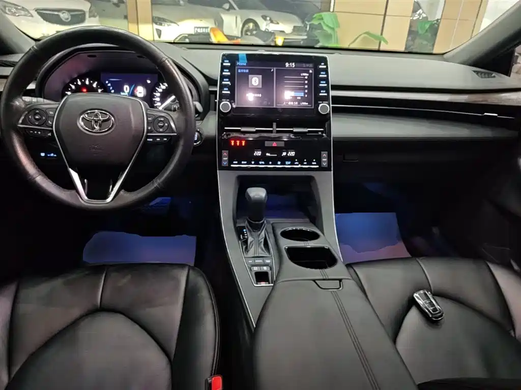 Toyota Avalon 2019 — фото 10