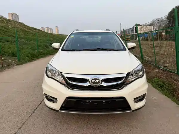 BYD S7 2015