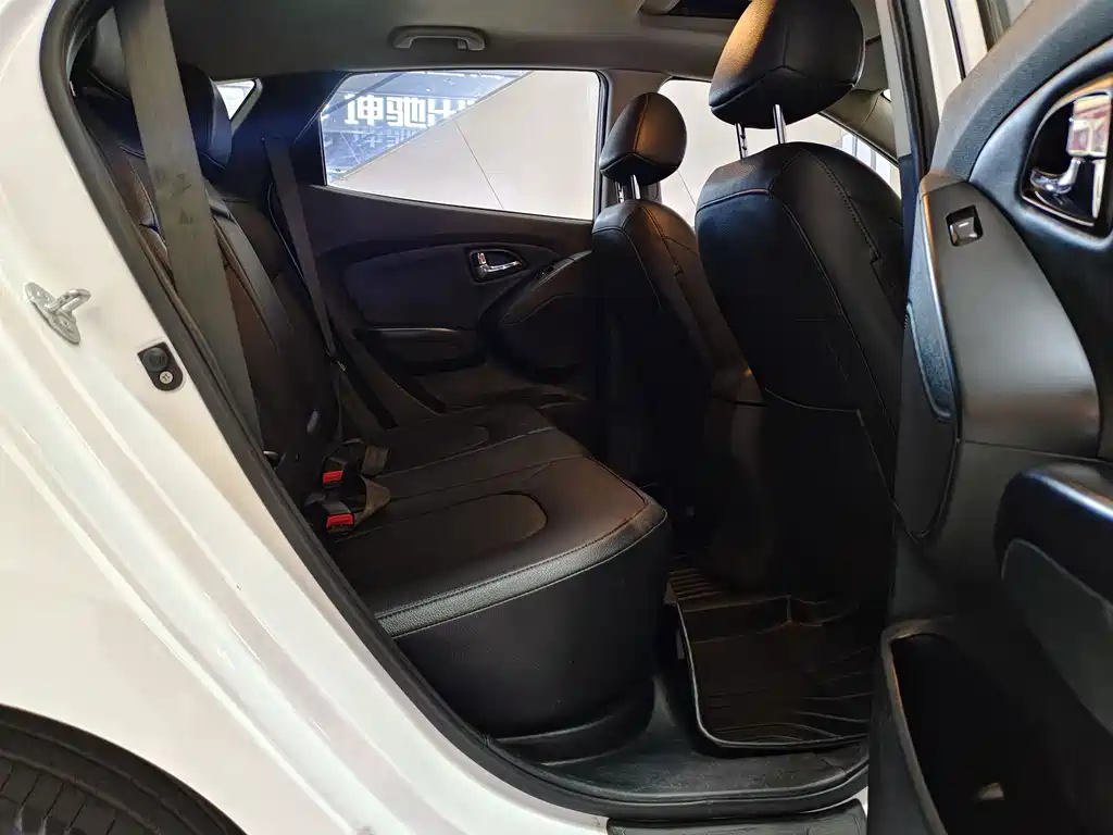 Hyundai ix35 2015 — фото 17