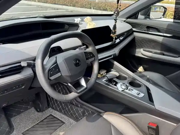 Changan UNI-V 2022