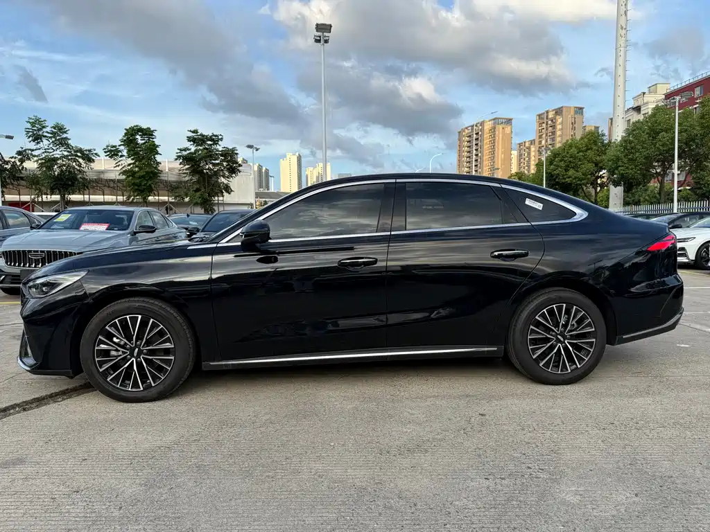 Geely Emgrand 2026