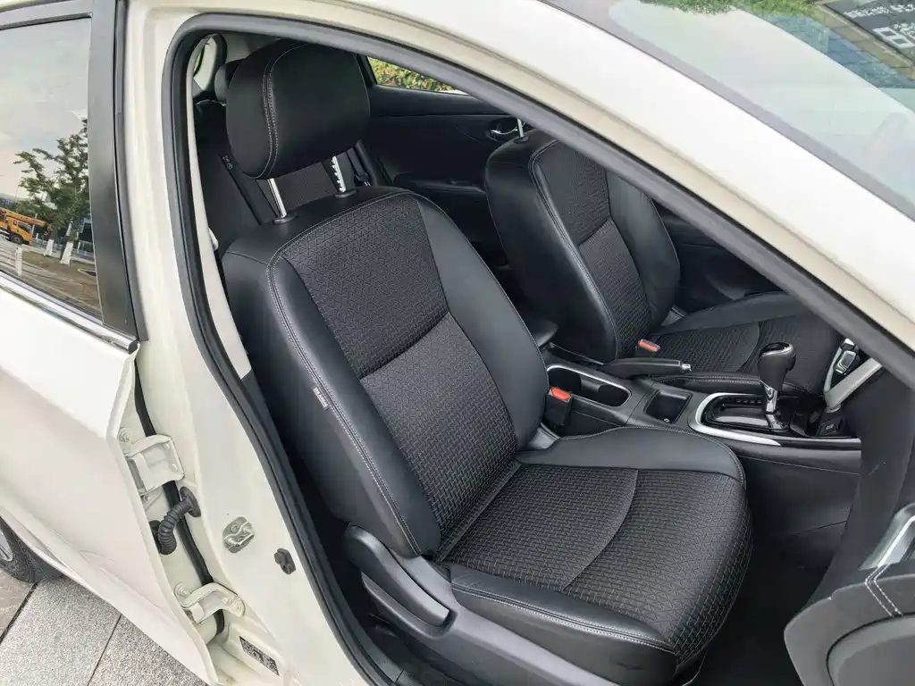 Nissan Tiida 2018 — фото 15