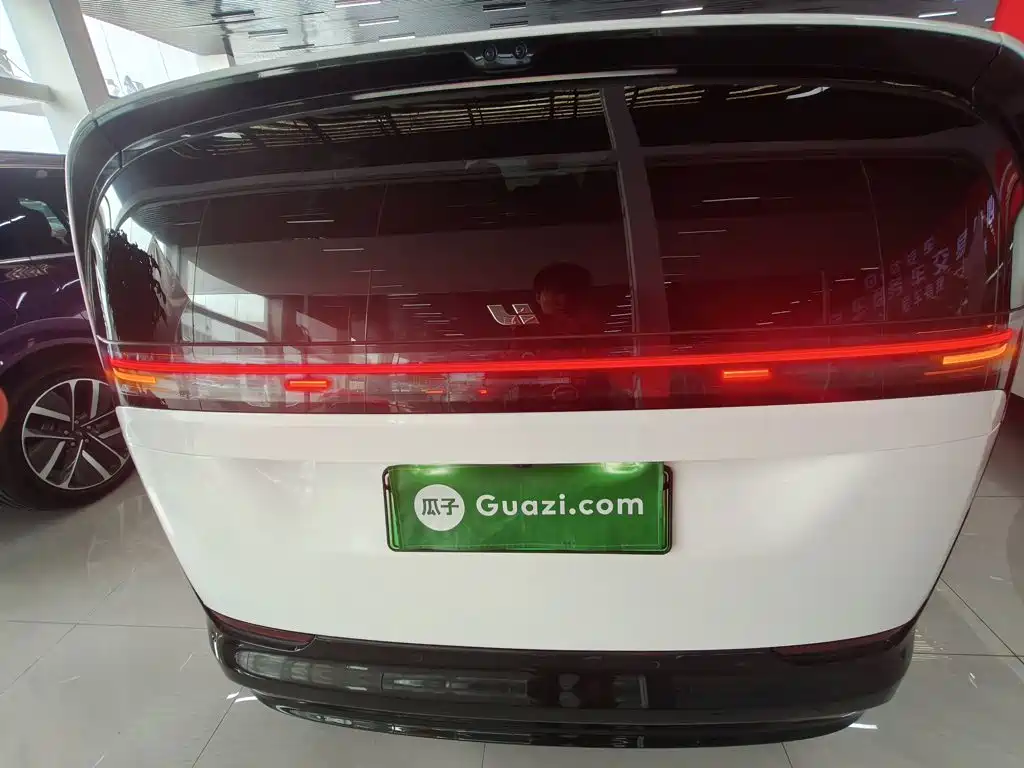 Li Auto Li MEGA 2024