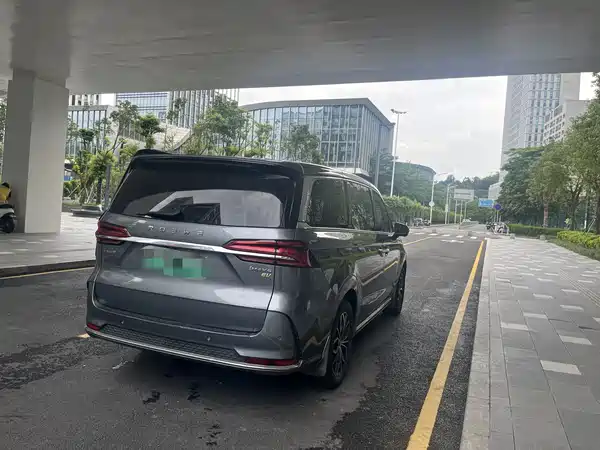 Roewe iMAX8 New Energy 2023