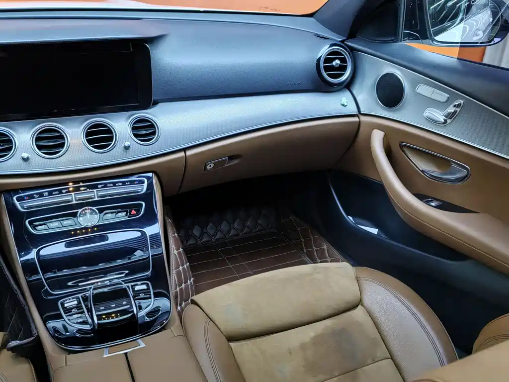 Mercedes-Benz E-Class 2017 — фото 23