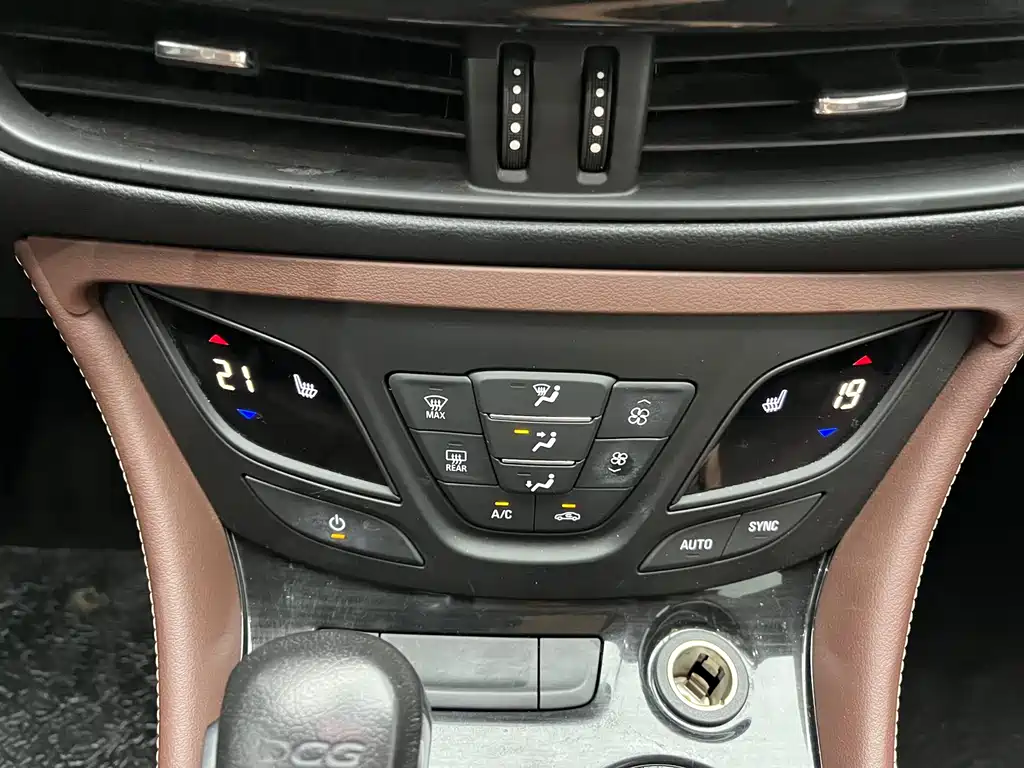 Buick Envision Plus 2021 — фото 10