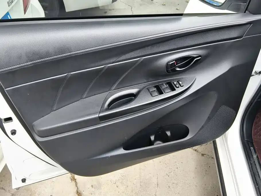 Toyota Yaris L 2020