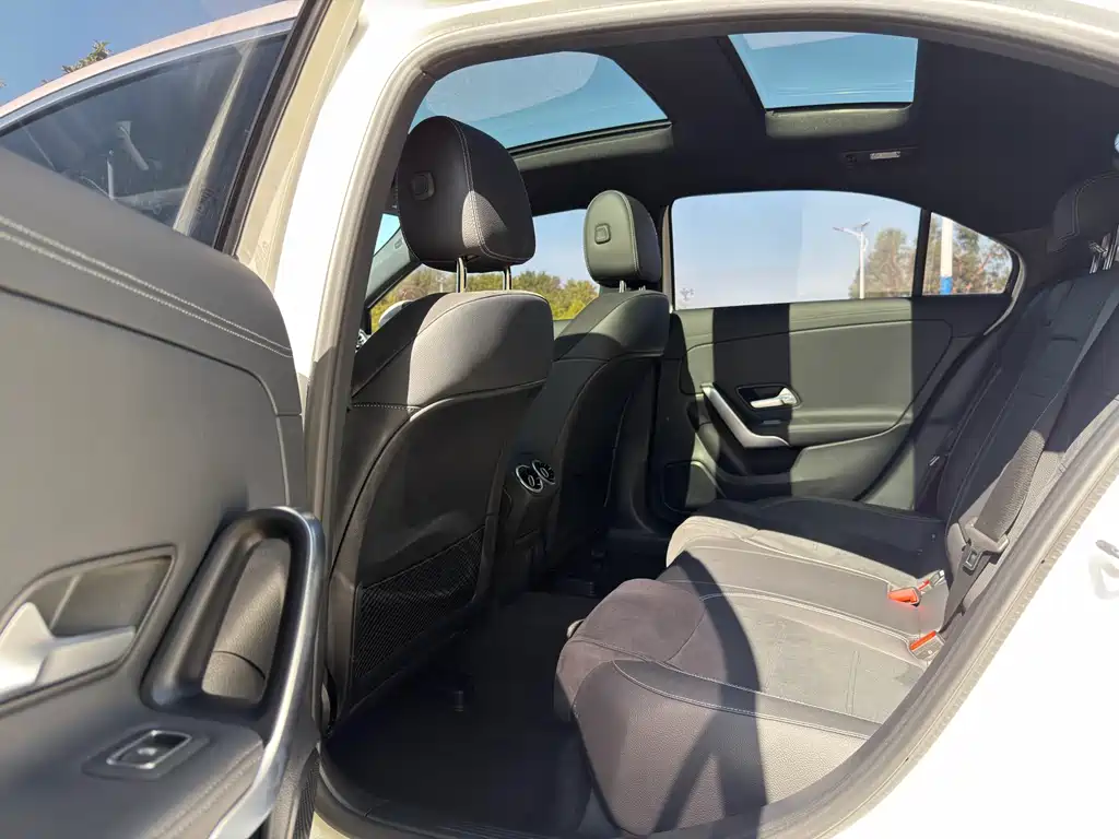 Mercedes-Benz A-Class 2023 — фото 6