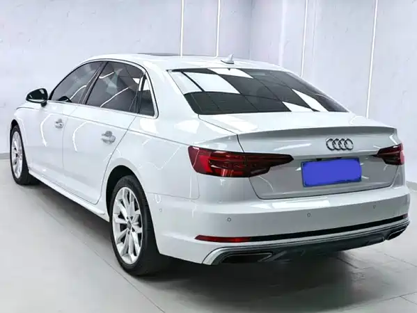 Audi A4L 2018