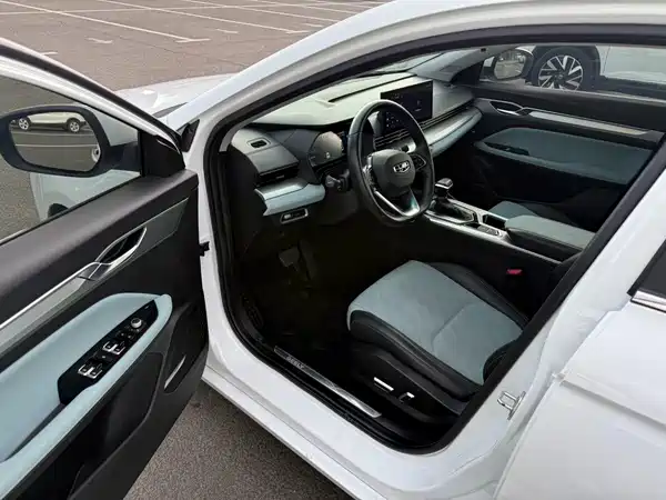 Geely Emgrand L 2021
