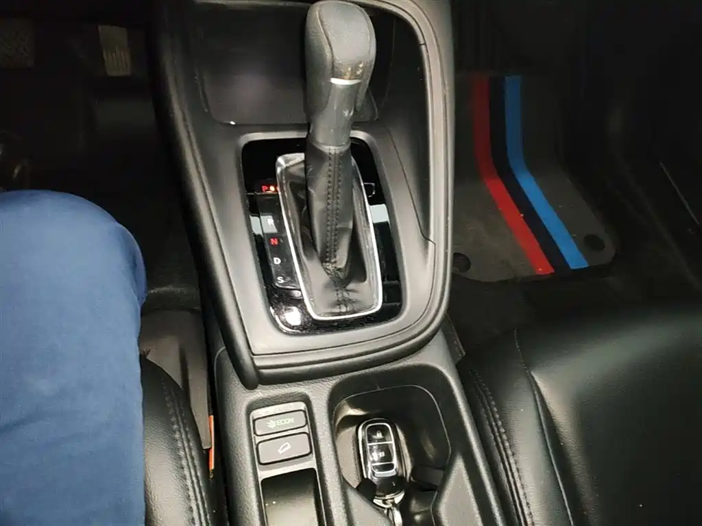 Honda Vezel 2023 — фото 10
