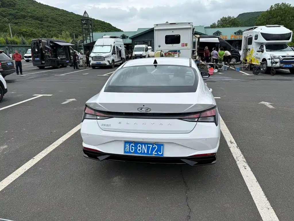 Hyundai Elantra 2023