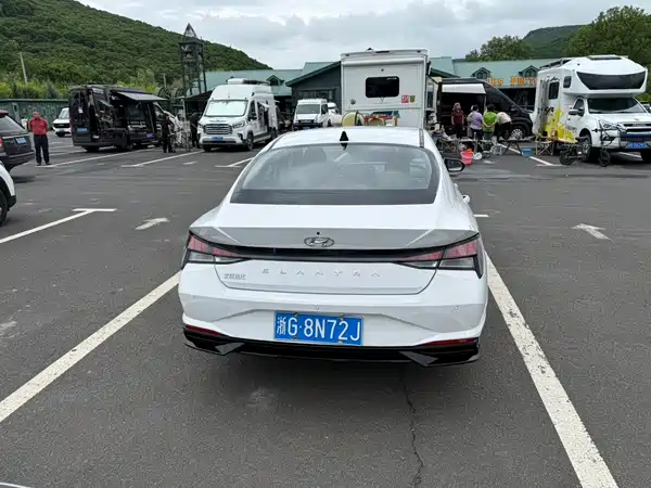 Hyundai Elantra 2023
