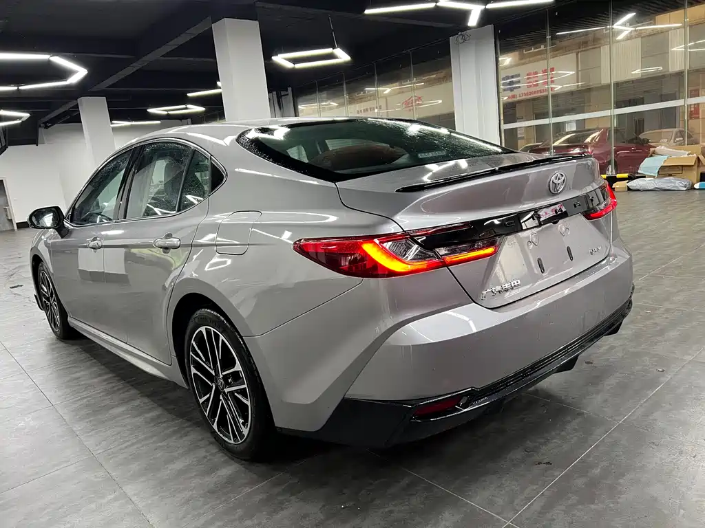 Toyota Camry 2026 — фото 10