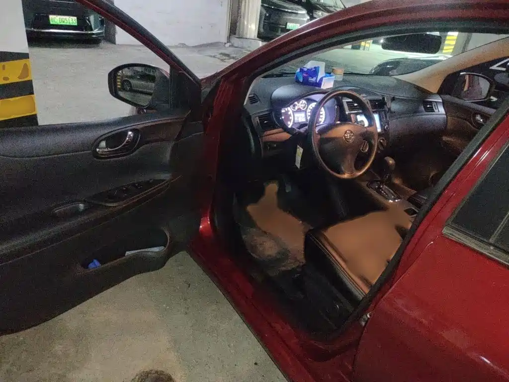 Nissan Tiida 2015 — фото 14