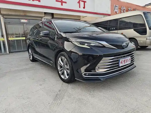 Toyota Sienna 2023